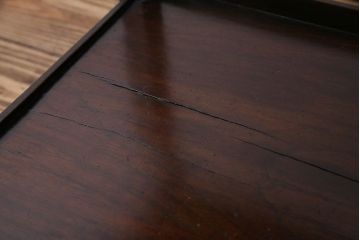 アンティーク家具　イギリスアンティーク　上品で趣きのある小振りなサイドキャビネット(サイドテーブル、収納棚)