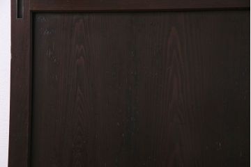 和製アンティーク　濃くて深い色合いが情緒を漂わせる板戸1枚(引き戸、建具)