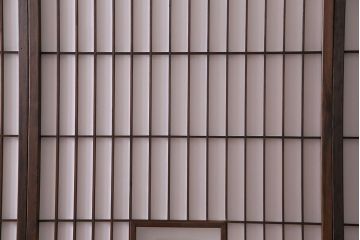 和製アンティーク　細い縦格子が美しいガラス入りの障子戸(仕切り戸、格子戸、引き戸、建具)4枚組(2)