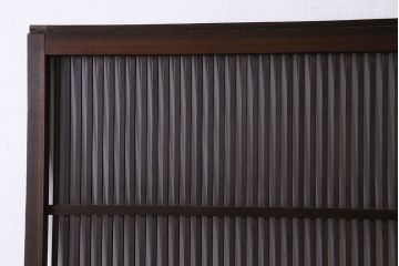 和製アンティーク　細い桟が美しい裏障子付き格子戸(建具、引き戸、ガラス帯戸)2枚組