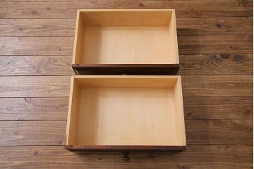 中古　美品　北海道民芸家具　収納力抜群のシックなブックケース(本箱、収納棚、戸棚)(定価41万円)