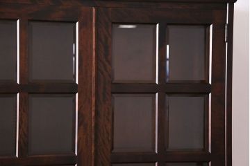 中古　美品　北海道民芸家具　収納力抜群のシックなブックケース(本箱、収納棚、戸棚)(定価41万円)