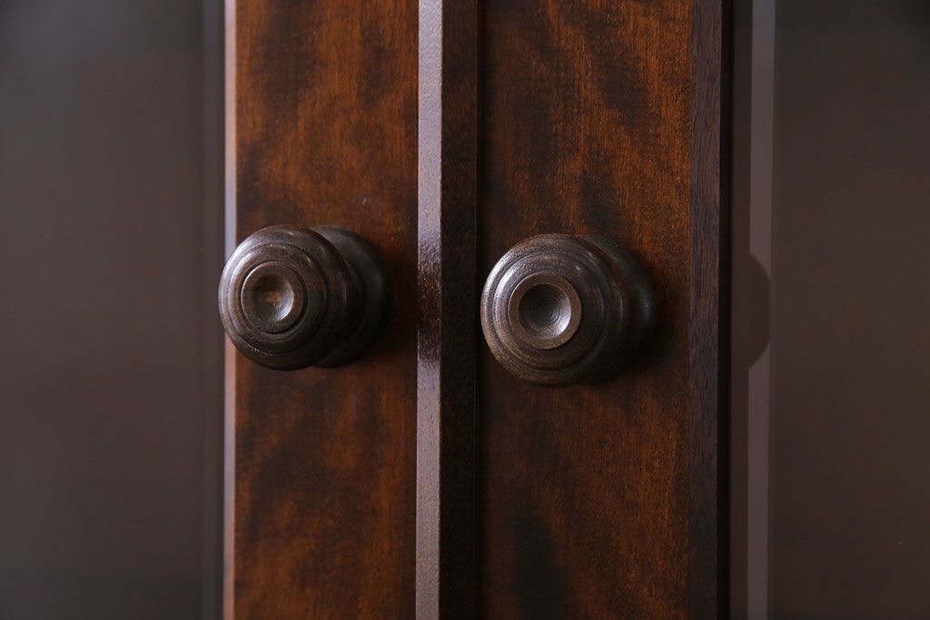 中古　美品　北海道民芸家具　収納力抜群のシックなブックケース(本箱、収納棚、戸棚)(定価41万円)