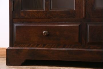 中古　美品　北海道民芸家具　収納力抜群のシックなブックケース(本箱、収納棚、戸棚)(定価41万円)