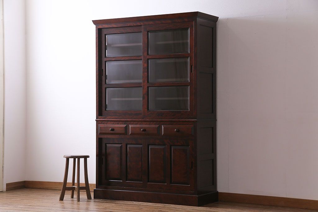 中古　民芸家具　落ち着きのある色合いの食器棚(収納棚、戸棚、飾り棚)