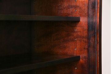中古　民芸家具　落ち着きのある色合いの食器棚(収納棚、戸棚、飾り棚)