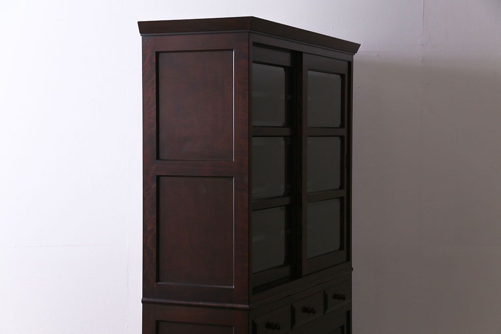 中古　民芸家具　落ち着きのある色合いの食器棚(収納棚、戸棚、飾り棚)