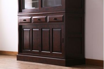 中古　民芸家具　落ち着きのある色合いの食器棚(収納棚、戸棚、飾り棚)