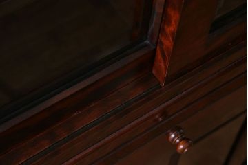 中古　民芸家具　落ち着きのある色合いの食器棚(収納棚、戸棚、飾り棚)