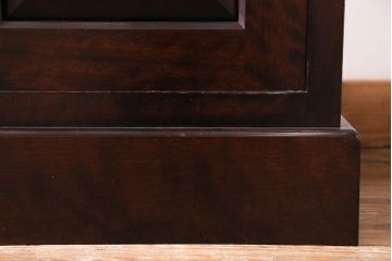 中古　民芸家具　落ち着きのある色合いの食器棚(収納棚、戸棚、飾り棚)