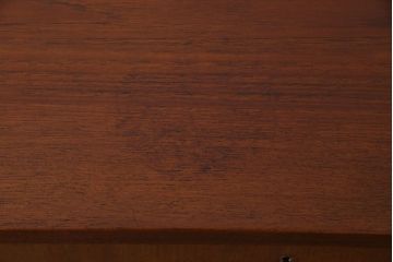 ヴィンテージ家具　北欧ビンテージ　Lyby Mobler　内部照明付　あたたかな雰囲気が魅力の大型リビングボード(サイドボード、収納棚)