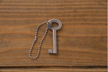 ヴィンテージ家具　北欧ビンテージ　Lyby Mobler　内部照明付　あたたかな雰囲気が魅力の大型リビングボード(サイドボード、収納棚)