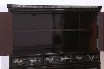 中古　韓国家具　存在感抜群の螺鈿細工チェスト(衣装タンス、戸棚)(定価約200万円)
