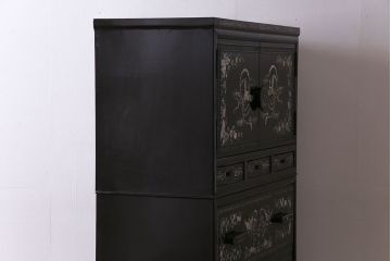 中古　韓国家具　存在感抜群の螺鈿細工チェスト(衣装タンス、戸棚)(定価約200万円)