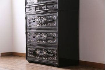 中古　韓国家具　存在感抜群の螺鈿細工チェスト(衣装タンス、戸棚)(定価約200万円)