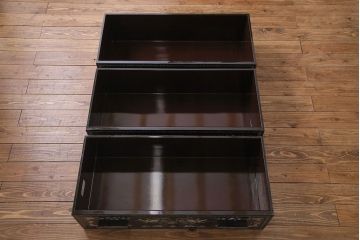 中古　韓国家具　存在感抜群の螺鈿細工チェスト(衣装タンス、戸棚)(定価約200万円)