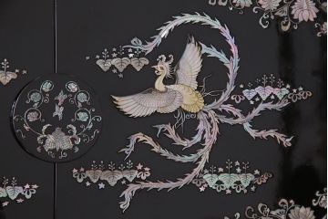 中古　韓国家具　存在感抜群の螺鈿細工チェスト(衣装タンス、戸棚)(定価約200万円)