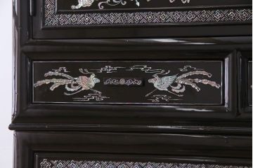 中古　韓国家具　存在感抜群の螺鈿細工チェスト(衣装タンス、戸棚)(定価約200万円)