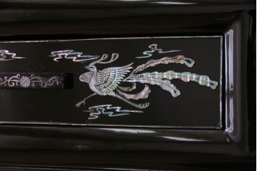 中古　韓国家具　存在感抜群の螺鈿細工チェスト(衣装タンス、戸棚)(定価約200万円)
