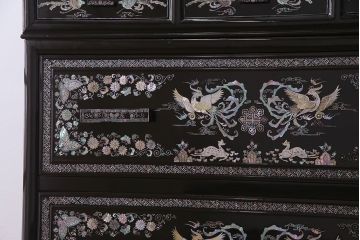 中古　韓国家具　存在感抜群の螺鈿細工チェスト(衣装タンス、戸棚)(定価約200万円)