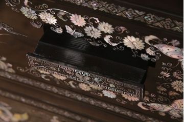 中古　韓国家具　存在感抜群の螺鈿細工チェスト(衣装タンス、戸棚)(定価約200万円)
