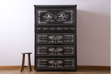 中古　韓国家具　存在感抜群の螺鈿細工チェスト(衣装タンス、戸棚)(定価約200万円)