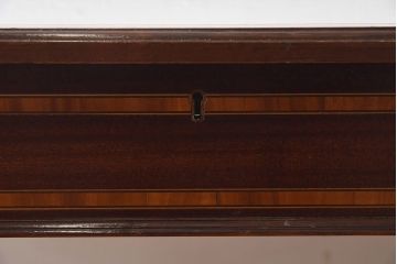 アンティーク家具　1950年頃　収納も楽しめるマホガニー材のセンターテーブル(ガラスケース、コレクションケース)