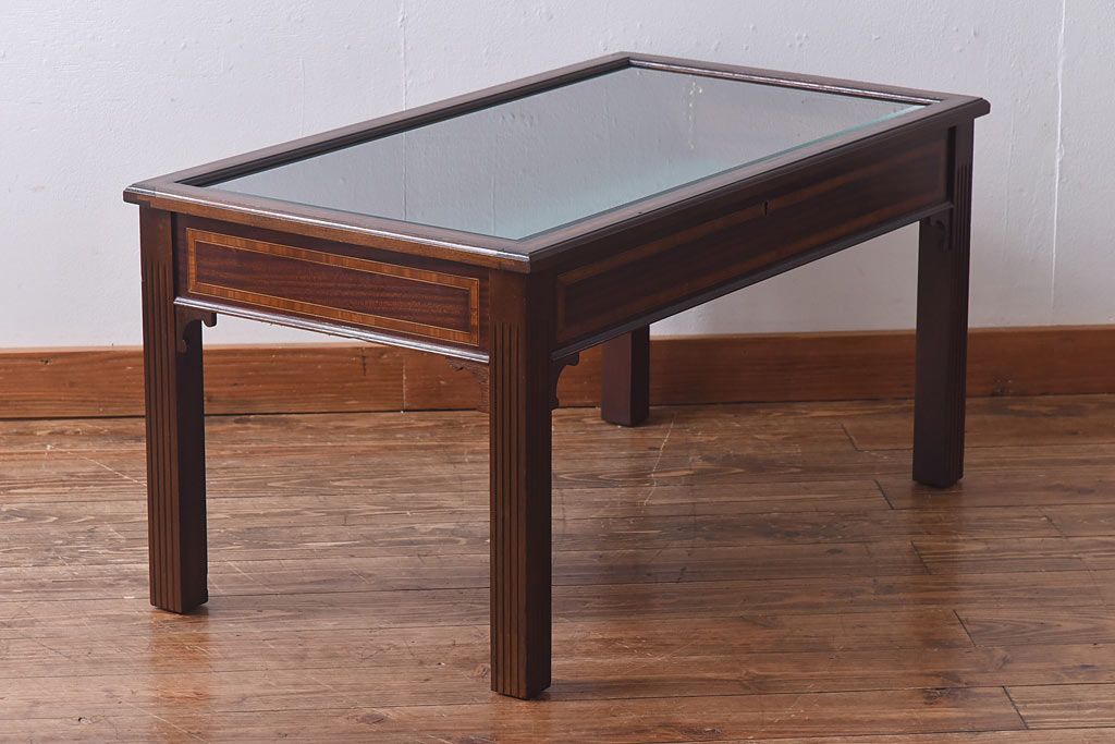 アンティーク家具　1950年頃　収納も楽しめるマホガニー材のセンターテーブル(ガラスケース、コレクションケース)