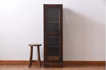 レトロ家具　昭和レトロ　モールガラスがおしゃれな縦型収納棚(戸棚、キャビネット)