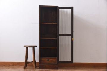 レトロ家具　昭和レトロ　モールガラスがおしゃれな縦型収納棚(戸棚、キャビネット)