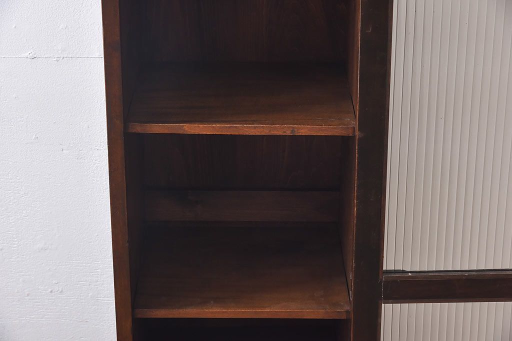 レトロ家具　昭和レトロ　モールガラスがおしゃれな縦型収納棚(戸棚、キャビネット)