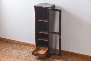 レトロ家具　昭和レトロ　モールガラスがおしゃれな縦型収納棚(戸棚、キャビネット)