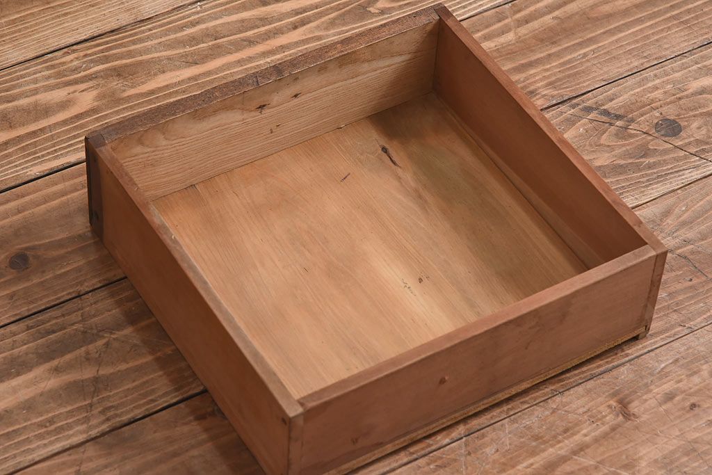 レトロ家具　昭和レトロ　モールガラスがおしゃれな縦型収納棚(戸棚、キャビネット)