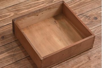 レトロ家具　昭和レトロ　モールガラスがおしゃれな縦型収納棚(戸棚、キャビネット)