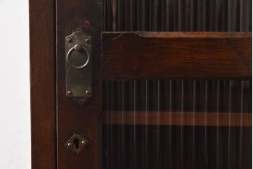 レトロ家具　昭和レトロ　モールガラスがおしゃれな縦型収納棚(戸棚、キャビネット)