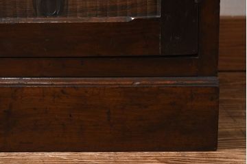 レトロ家具　昭和レトロ　モールガラスがおしゃれな縦型収納棚(戸棚、キャビネット)