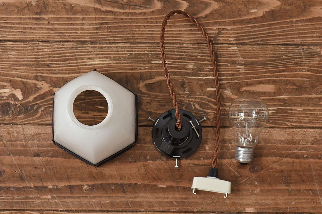 昭和初期　和モダンな雰囲気漂うシェード(ペンダントライト、天井照明)