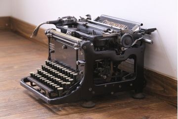 アンティーク雑貨　ドイツ製　WANDERER-WERKE(ヴォルケ社) CONTINENTAL　高級感漂うタイプライター