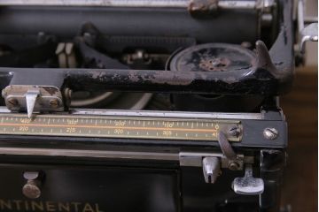 アンティーク雑貨　ドイツ製　WANDERER-WERKE(ヴォルケ社) CONTINENTAL　高級感漂うタイプライター