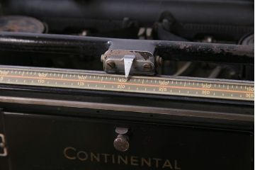 アンティーク雑貨　ドイツ製　WANDERER-WERKE(ヴォルケ社) CONTINENTAL　高級感漂うタイプライター