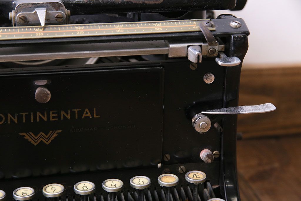 アンティーク雑貨　ドイツ製　WANDERER-WERKE(ヴォルケ社) CONTINENTAL　高級感漂うタイプライター