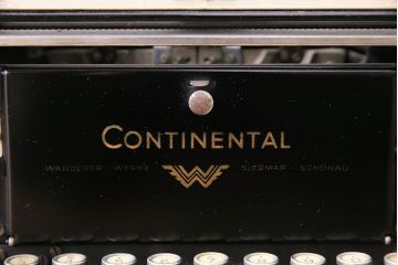 アンティーク雑貨　ドイツ製　WANDERER-WERKE(ヴォルケ社) CONTINENTAL　高級感漂うタイプライター