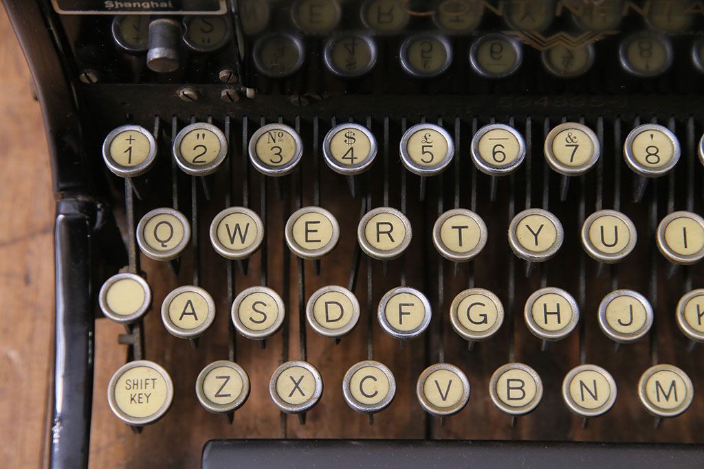 アンティーク雑貨　ドイツ製　WANDERER-WERKE(ヴォルケ社) CONTINENTAL　高級感漂うタイプライター