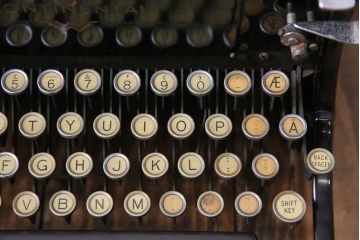 アンティーク雑貨　ドイツ製　WANDERER-WERKE(ヴォルケ社) CONTINENTAL　高級感漂うタイプライター