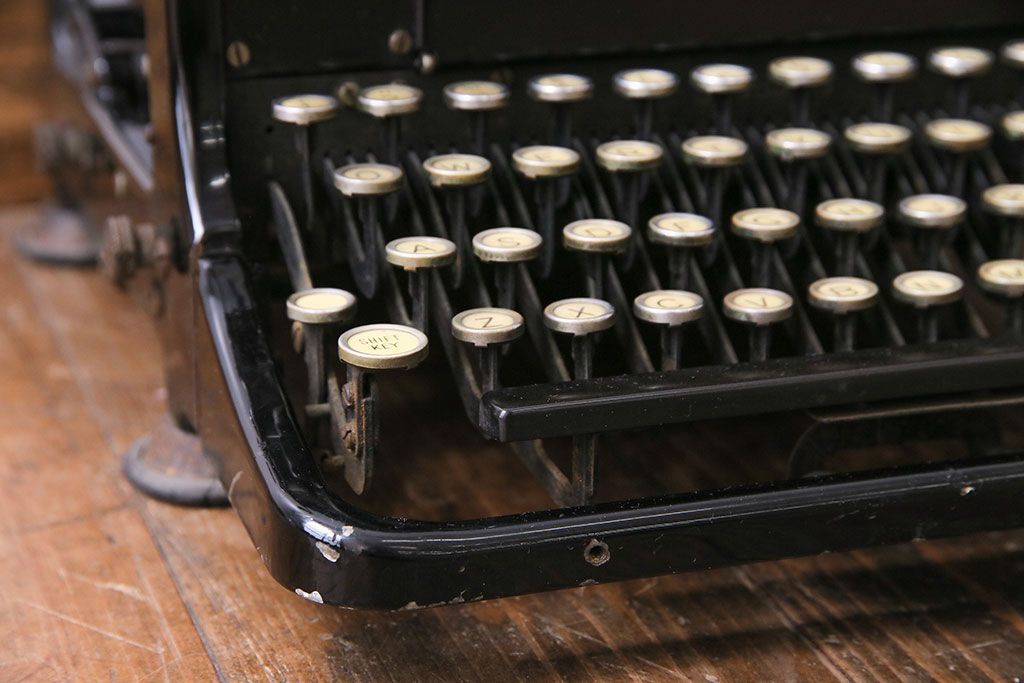 アンティーク雑貨　ドイツ製　WANDERER-WERKE(ヴォルケ社) CONTINENTAL　高級感漂うタイプライター