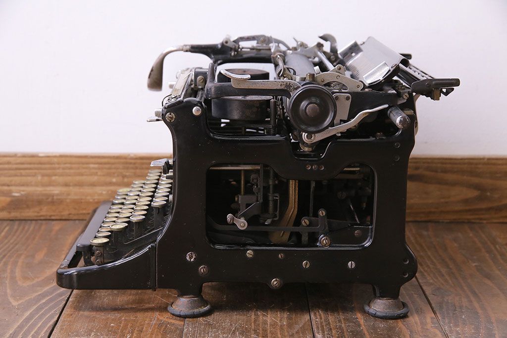 アンティーク雑貨　ドイツ製　WANDERER-WERKE(ヴォルケ社) CONTINENTAL　高級感漂うタイプライター