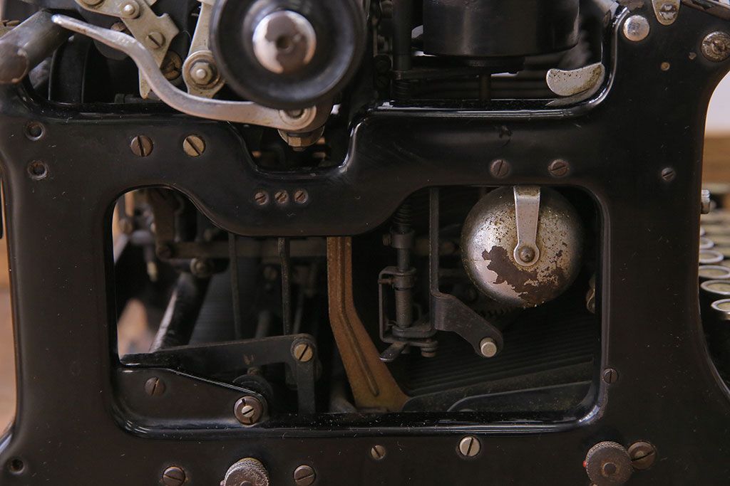 アンティーク雑貨　ドイツ製　WANDERER-WERKE(ヴォルケ社) CONTINENTAL　高級感漂うタイプライター