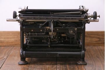 アンティーク雑貨　ドイツ製　WANDERER-WERKE(ヴォルケ社) CONTINENTAL　高級感漂うタイプライター