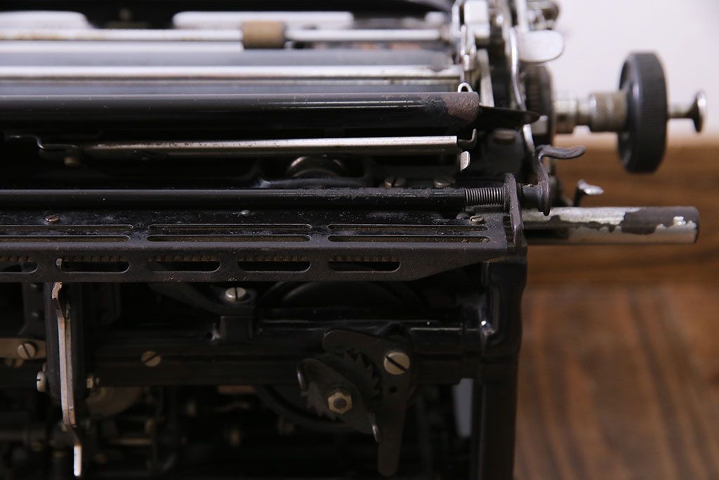 アンティーク雑貨　ドイツ製　WANDERER-WERKE(ヴォルケ社) CONTINENTAL　高級感漂うタイプライター