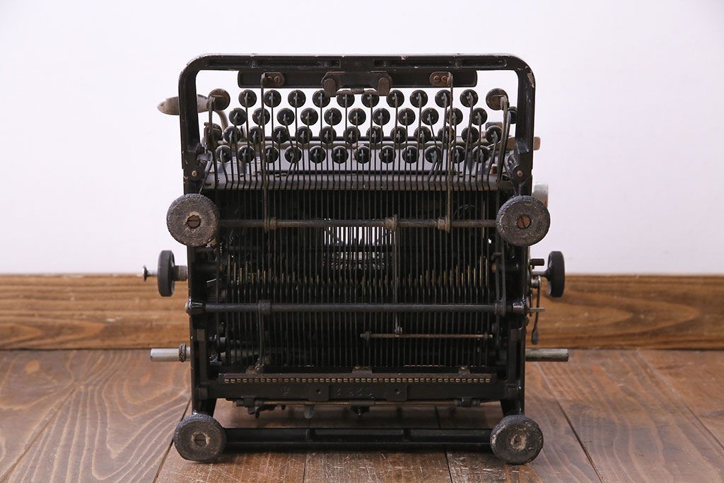 アンティーク雑貨　ドイツ製　WANDERER-WERKE(ヴォルケ社) CONTINENTAL　高級感漂うタイプライター